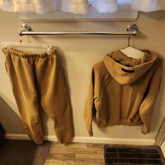 Sold - Picture 4 of 6